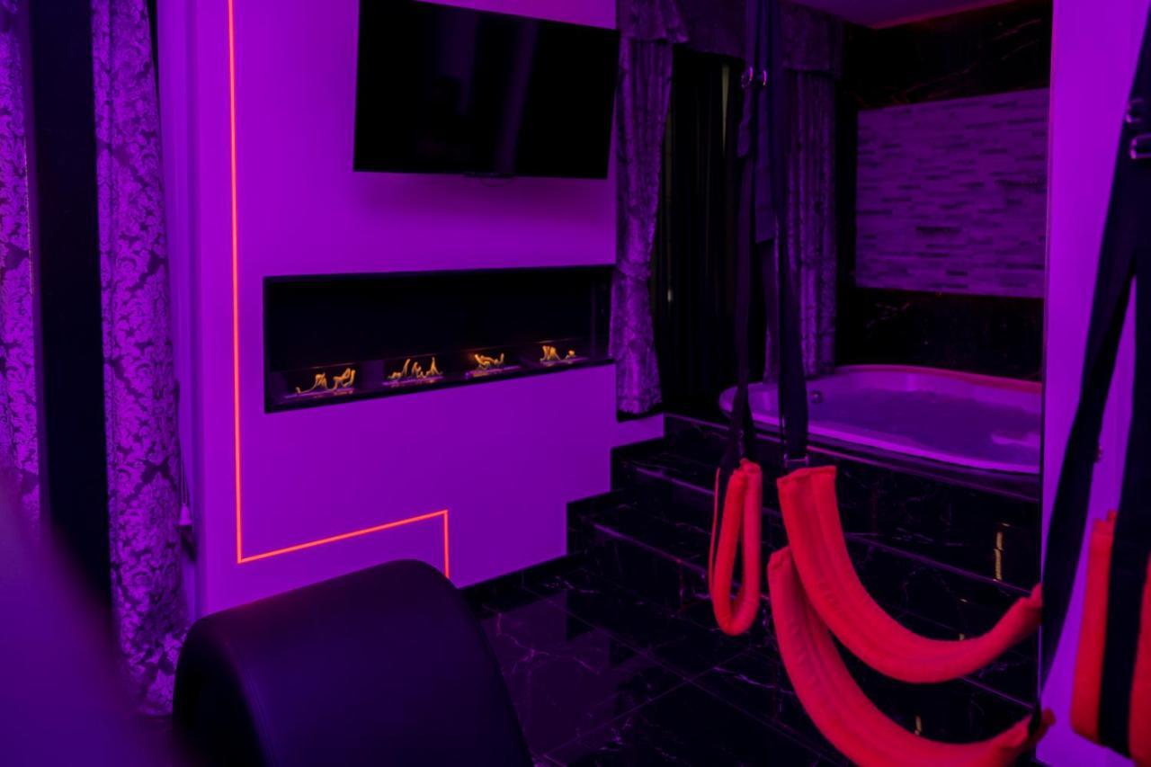 Suite Luxury Bdsm Roma Ngoại thất bức ảnh