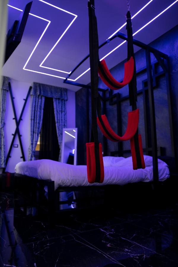 Suite Luxury Bdsm Roma Ngoại thất bức ảnh