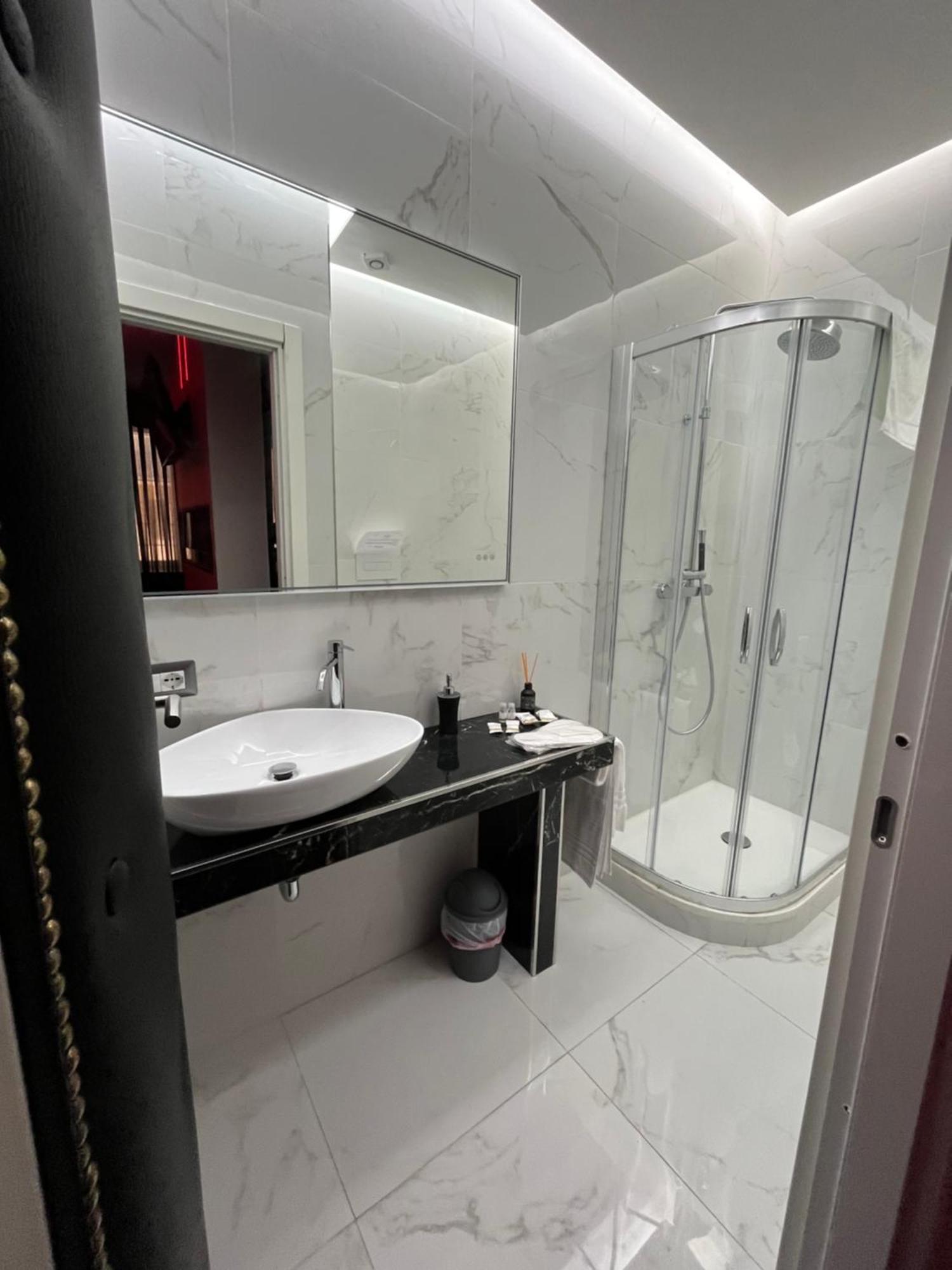 Suite Luxury Bdsm Roma Phòng bức ảnh