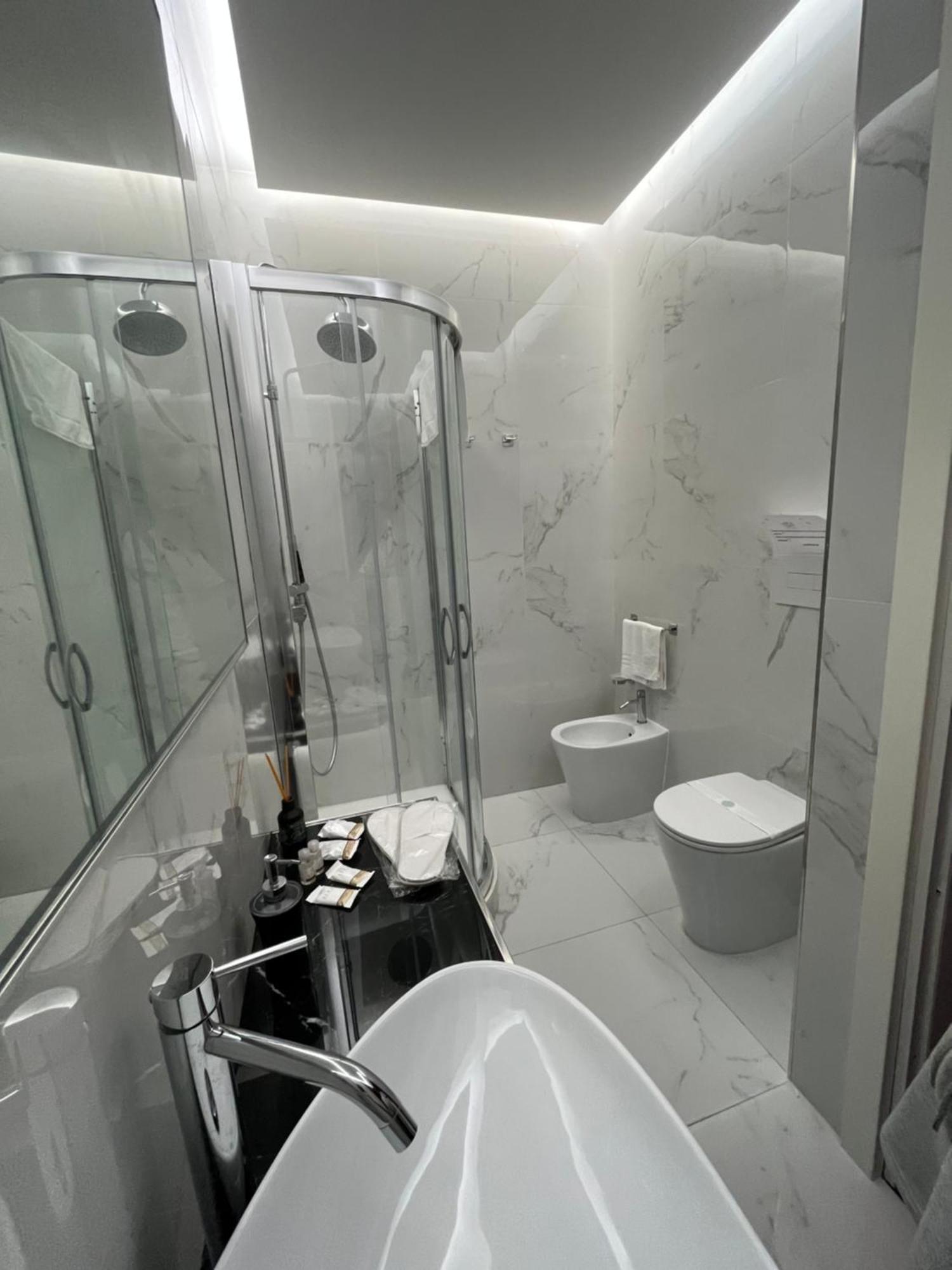 Suite Luxury Bdsm Roma Phòng bức ảnh