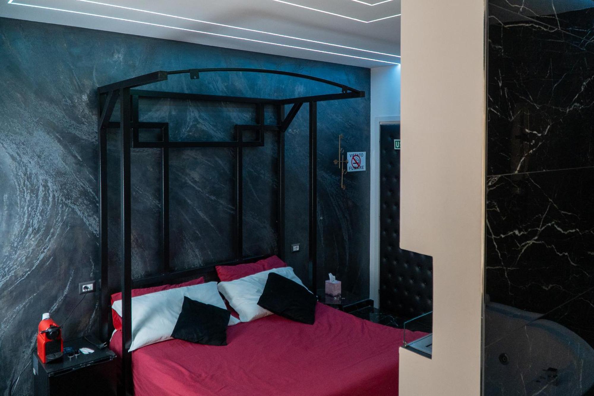 Suite Luxury Bdsm Roma Ngoại thất bức ảnh