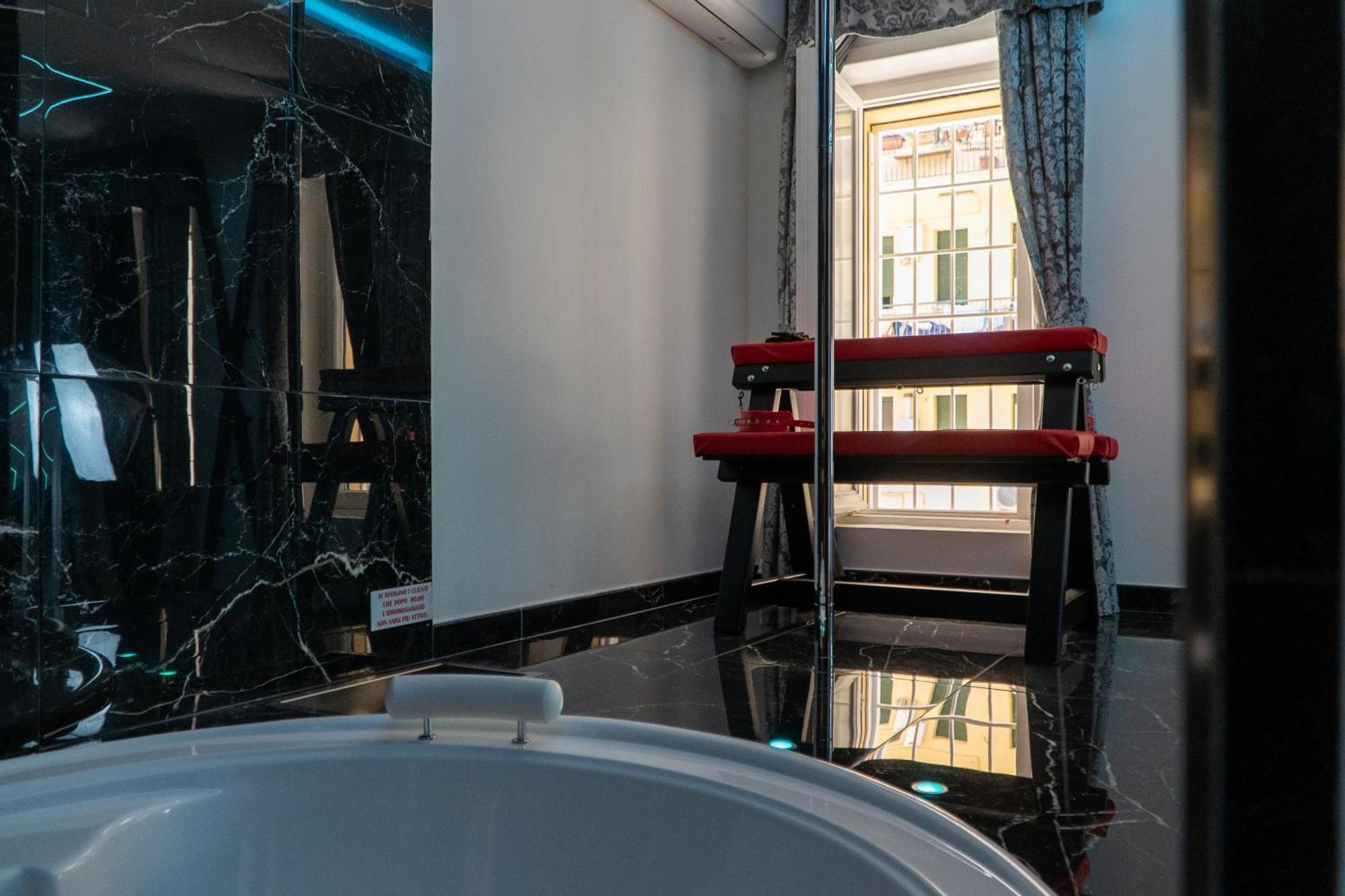 Suite Luxury Bdsm Roma Ngoại thất bức ảnh