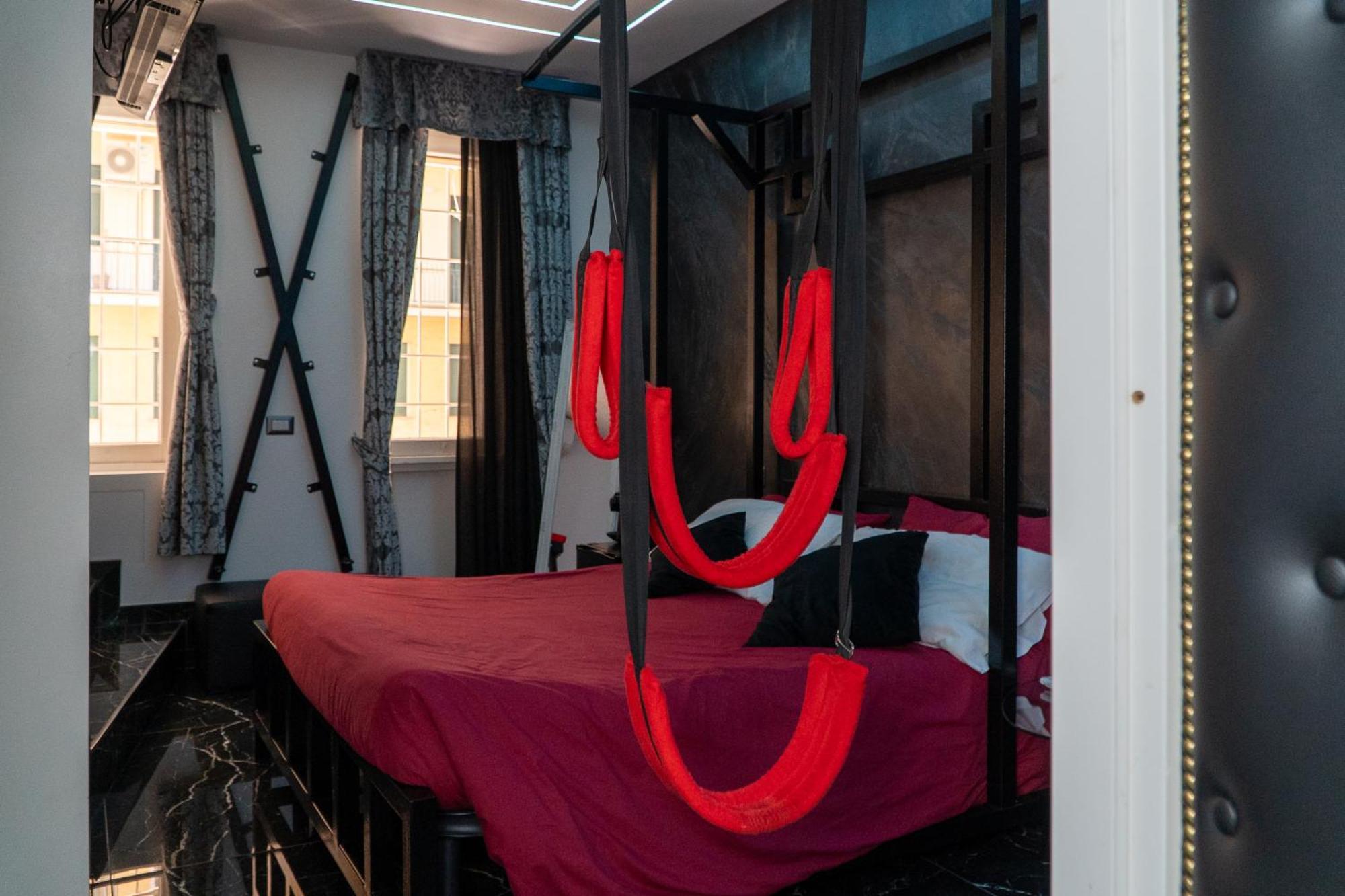 Suite Luxury Bdsm Roma Ngoại thất bức ảnh