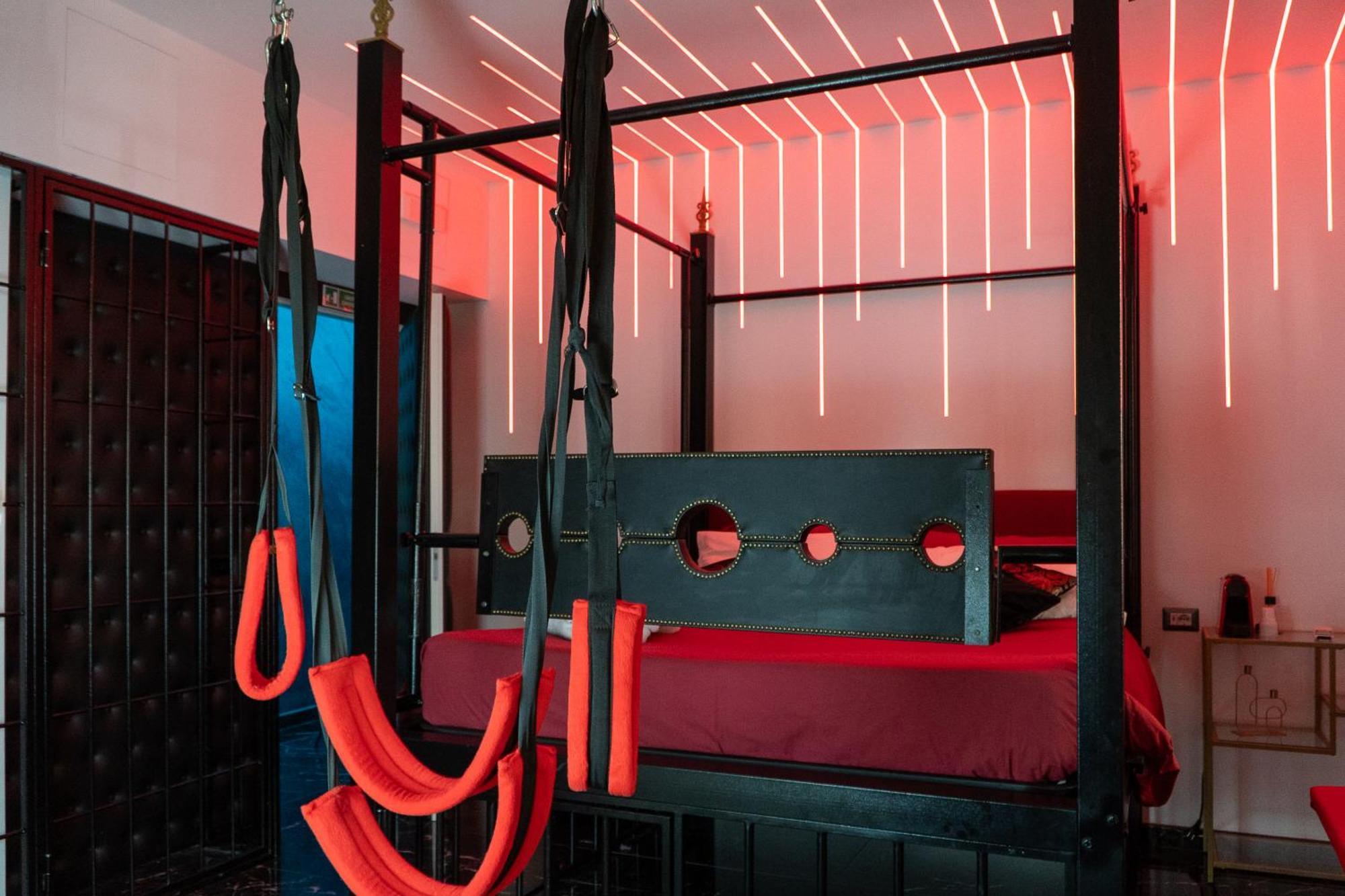 Suite Luxury Bdsm Roma Ngoại thất bức ảnh