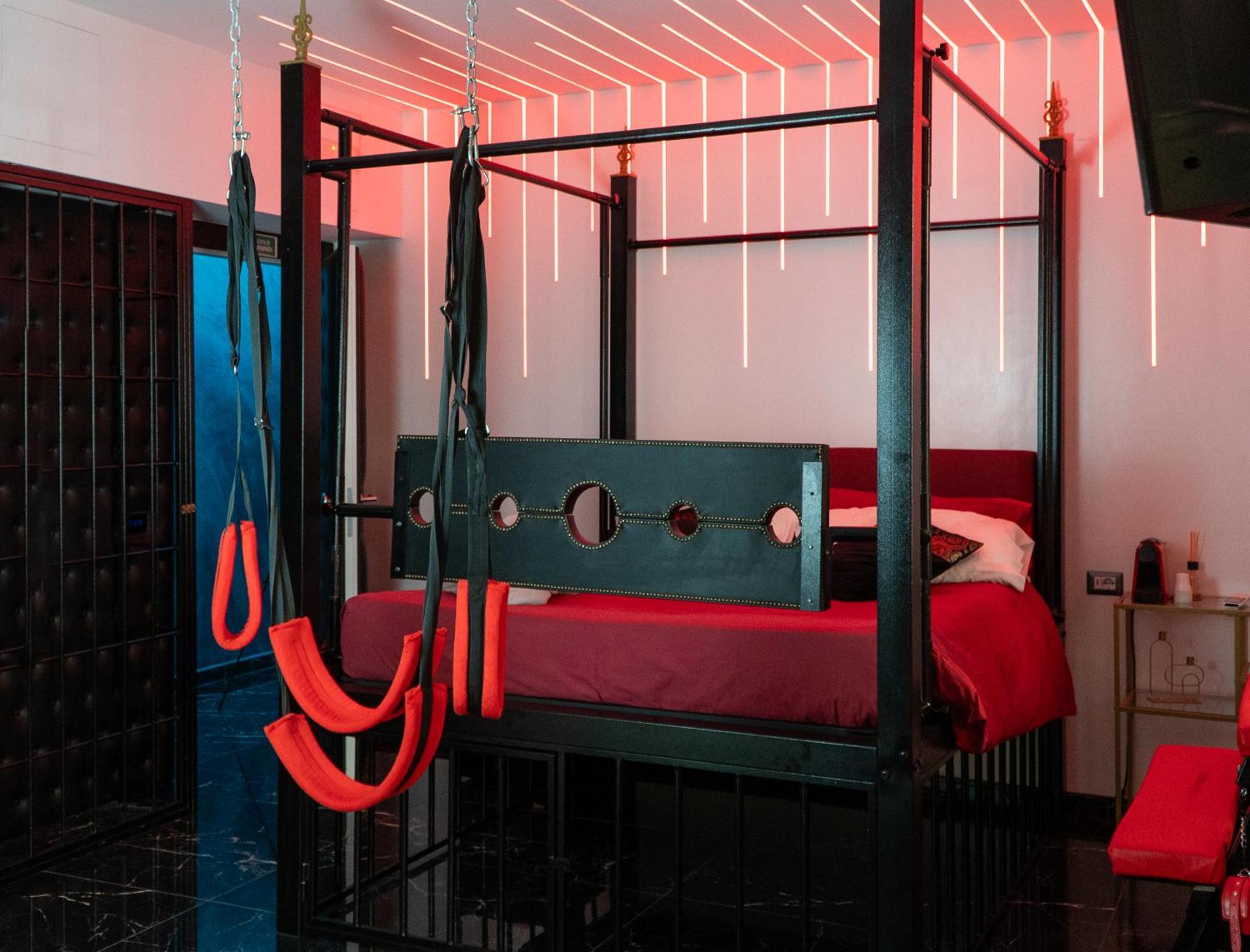 Suite Luxury Bdsm Roma Ngoại thất bức ảnh