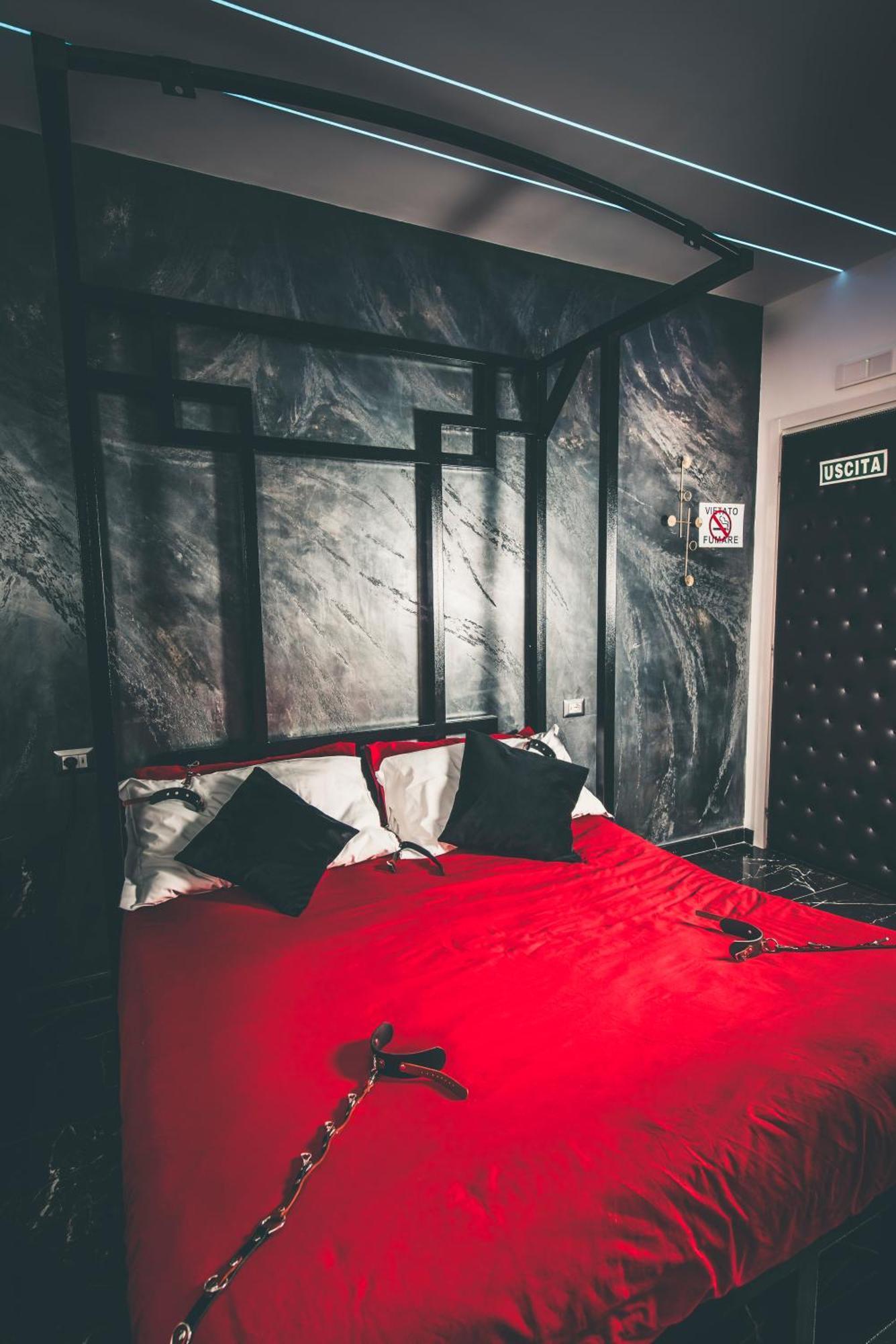 Suite Luxury Bdsm Roma Ngoại thất bức ảnh