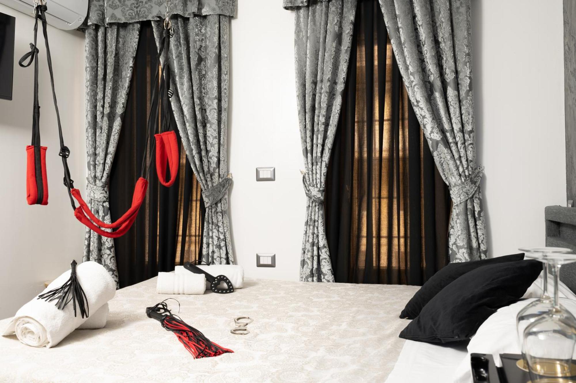 Suite Luxury Bdsm Roma Ngoại thất bức ảnh